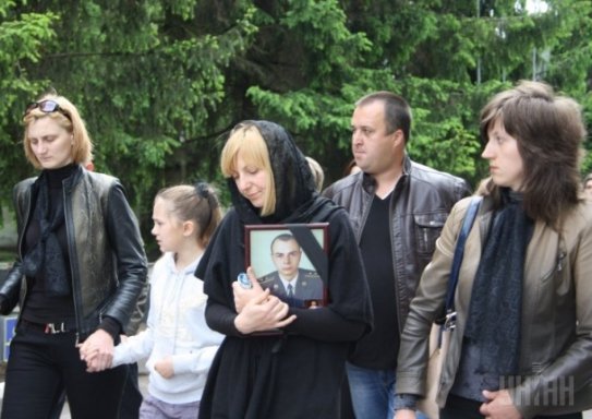 Попрощалися із жертвами російської агресії на Сході. ФОТО