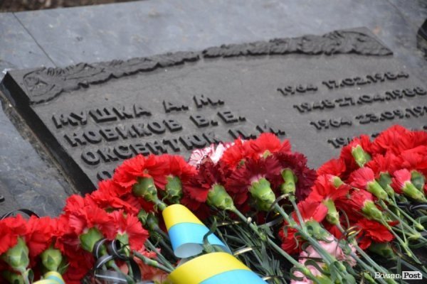 У Луцьку вшанували воїнів-інтернаціоналістів та сучасних героїв, які захищають країну на Сході. ФОТО