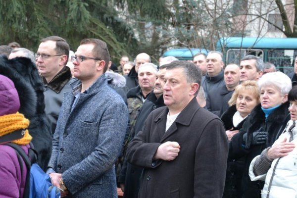 У Луцьку вшанували воїнів-інтернаціоналістів та сучасних героїв, які захищають країну на Сході. ФОТО