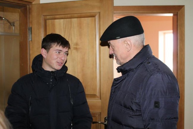 На Волині дитині-сироті допомогли вмеблювати квартиру