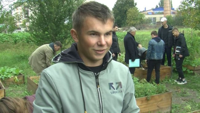 У Луцьку на міському городі  висадили ягідні кущі. ФОТО. ВІДЕО