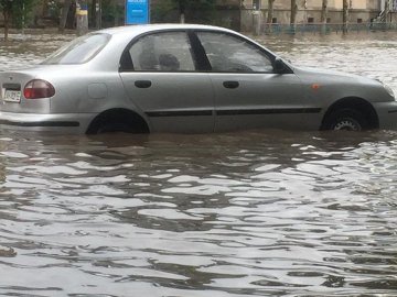 Через зливу в Бердянську  – колапс у місті. ФОТО. ВІДЕО