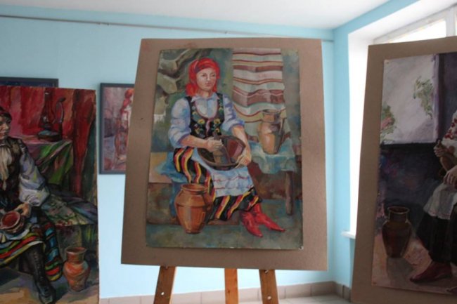 День студента по-інтелігентному: у луцькому політесі влаштували святкову виставку картин