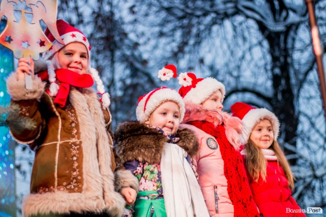 У Луцьку урочисто засвітили головну ялинку міста. ФОТО