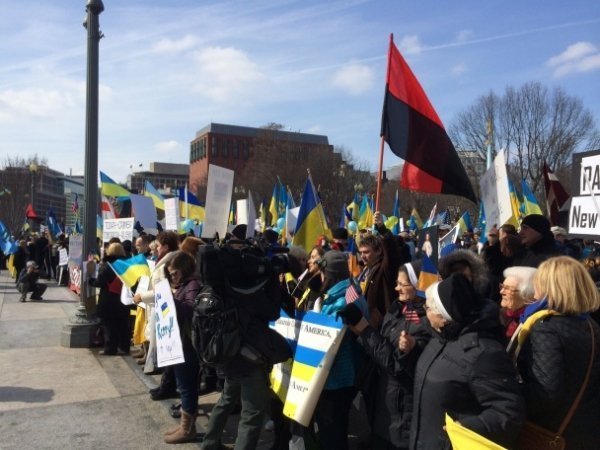 Сотні українців в Штатах вимагали від Обами рішучих дій щодо Росії. ФОТО. ВІДЕО