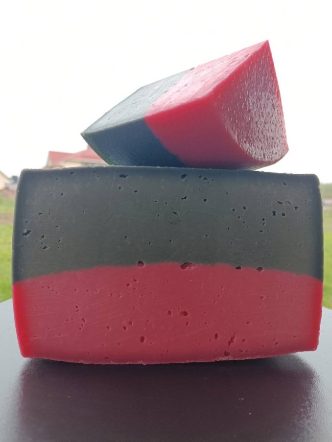 Лучанка виготовляє «бандерівський» сир. ФОТО