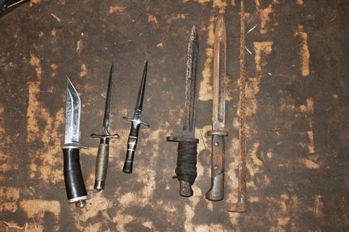 З ножів та пістолетів зроблять дзвони. ФОТО