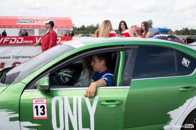 У Луцьку відбулися видовищні авто- і мотогонки. ФОТОРЕПОРТАЖ