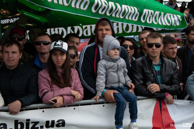 У Луцьку відбулися видовищні авто- і мотогонки. ФОТОРЕПОРТАЖ