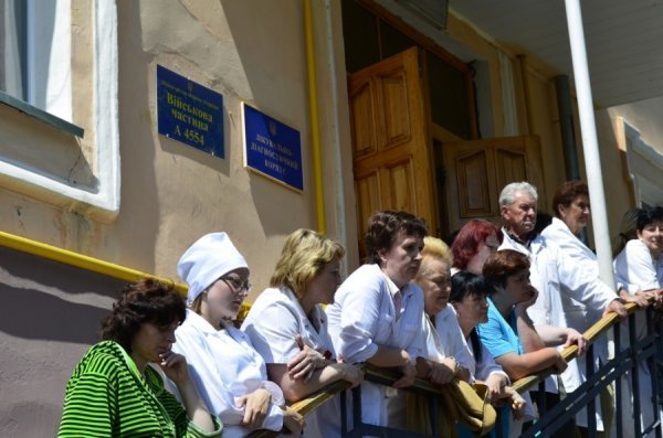 У Луцьку піснями та танцями розважали поранених військових. ФОТО