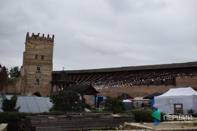 Дощ, холод і ріки пива: у Луцьку триває фестиваль. ФОТО