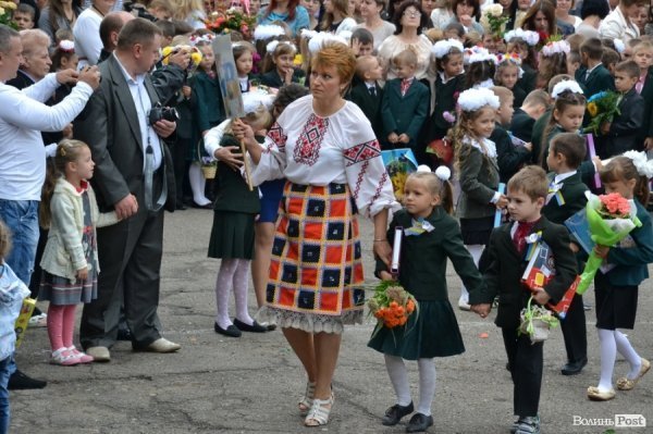 Депутати Ткачук і Яручик привітали луцьких школярів з Першим вересня. ФОТО*