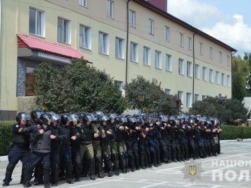 Силовики на Волині вчаться протистояти мітингувальникам