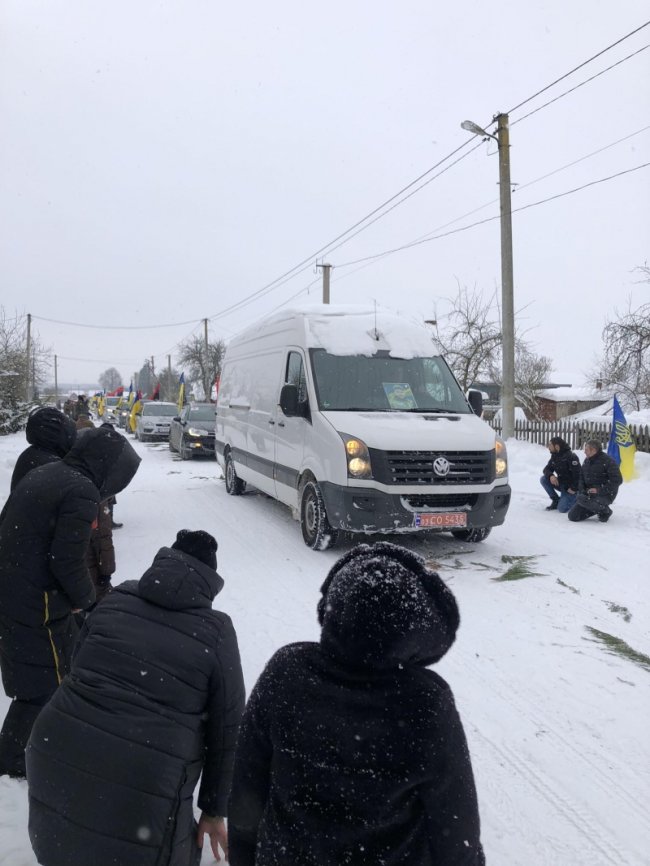 На Волині провели в останню дорогу Героя Віталія Рабчуна