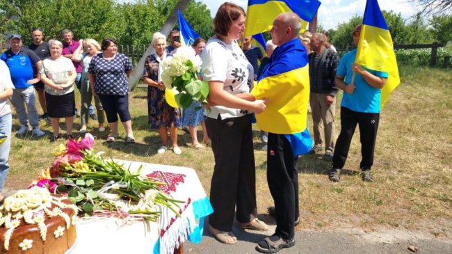На Волині зустріли звільненого з полону 56-річного воїна Анатолія Лук'янчука