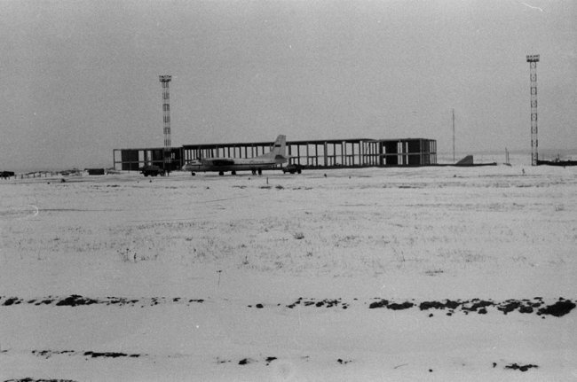 Показали один із перших пасажирських літаків в аеропорту «Луцьк-Крупа». РЕТРОФОТО