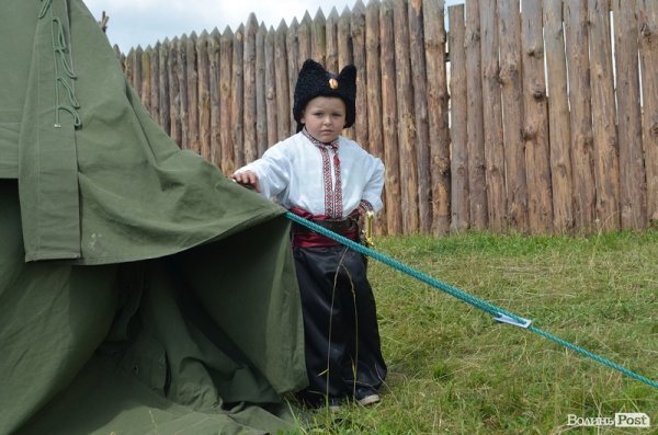 Ще читати не вміє, але уже знає, ким хоче стати. Козаком!