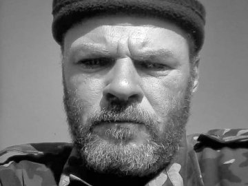 На Волині прощаються із загиблим Героєм Олегом Митошопом