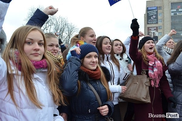 У Луцьку - студентський Євромайдан без партсимволіки. ФОТО