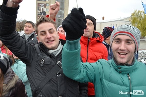 У Луцьку - студентський Євромайдан без партсимволіки. ФОТО