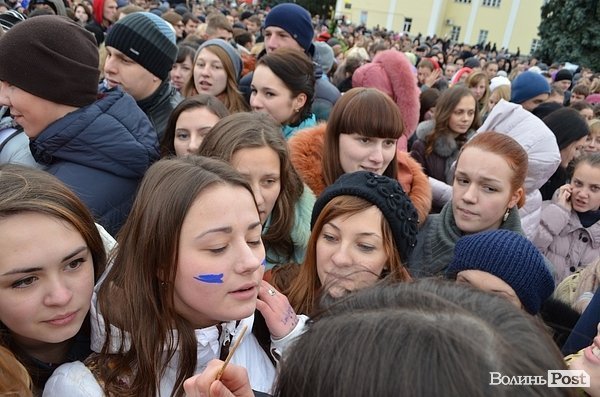 У Луцьку - студентський Євромайдан без партсимволіки. ФОТО