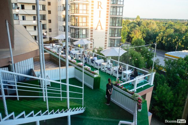У Луцьку відкрили нову літню терасу із неймовірним краєвидом на місто*