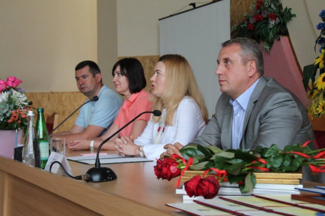 У Луцьку податківців привітали з професійним святом і нагородили грамотами. ФОТО