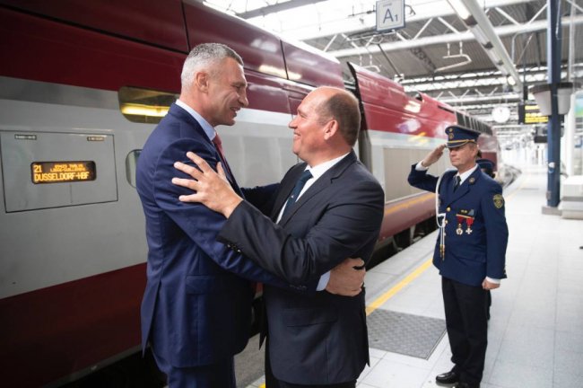 Кличко обговорив з мером Брюсселя будівництво реабілітаційного центру для захисників 