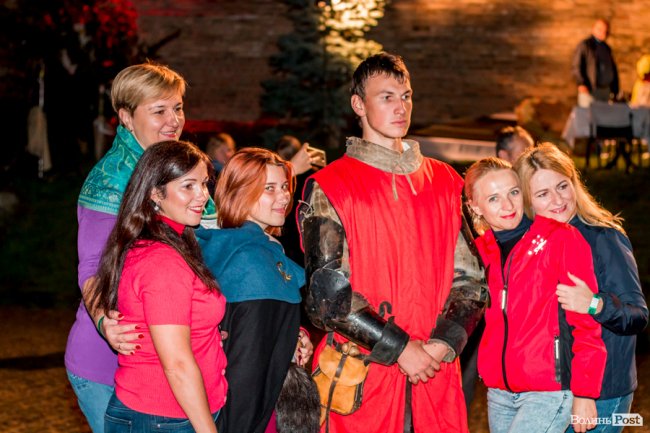 Танці під дощем та ангели на мурах: чим дивувала гостей «Ніч у Луцькому замку». ФОТО