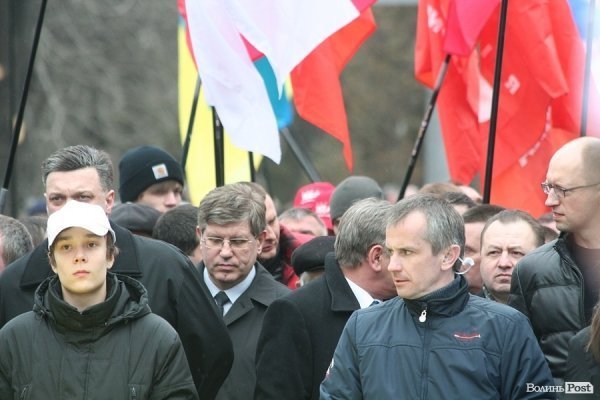«Вставай, Україно» у Луцьку: обличчя протесту. ФОТО