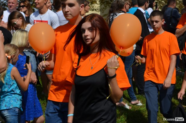 Танець від ректора і завдання від губернатора: як у луцькому «політесі» першачків зустрічали. ФОТО