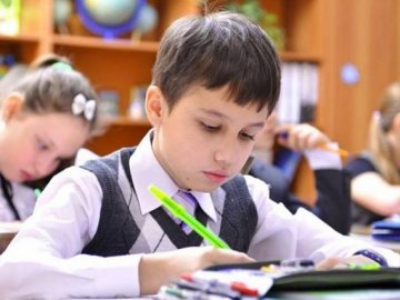 У вересні учні місяць наздоганятимуть шкільну програму