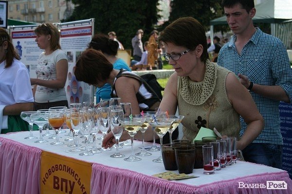 На Театральному майдані виставка-ярмарок ПТУ