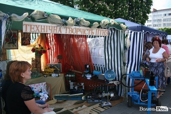 На Театральному майдані виставка-ярмарок ПТУ