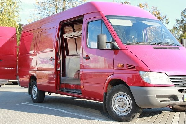 Центр надання допомоги учасникам АТО отримав автомобіль Mercedes від Сергія Мартиняка*