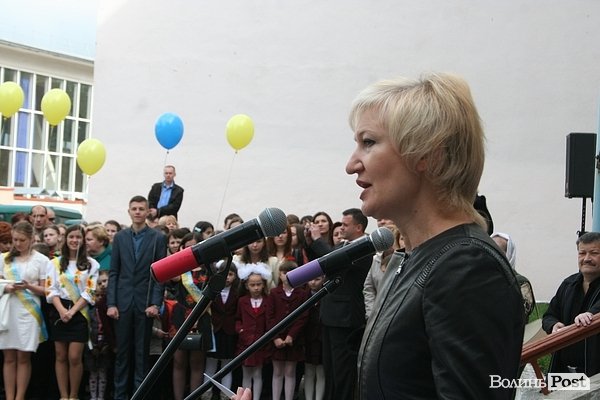 Останній дзвінок у луцькій школі №1. ФОТО