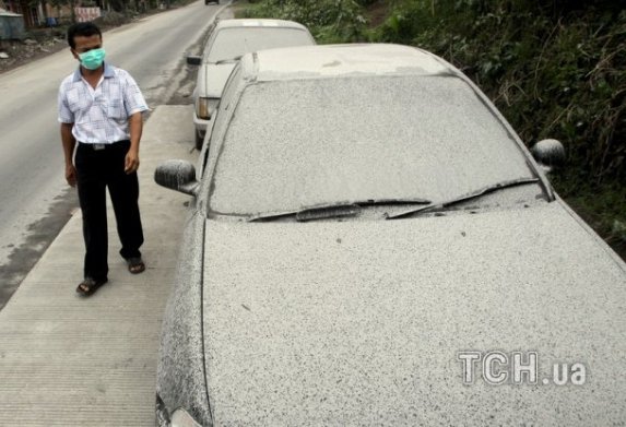 Виверження вулкану Сінабург в Індонезії. ФОТО. ВІДЕО