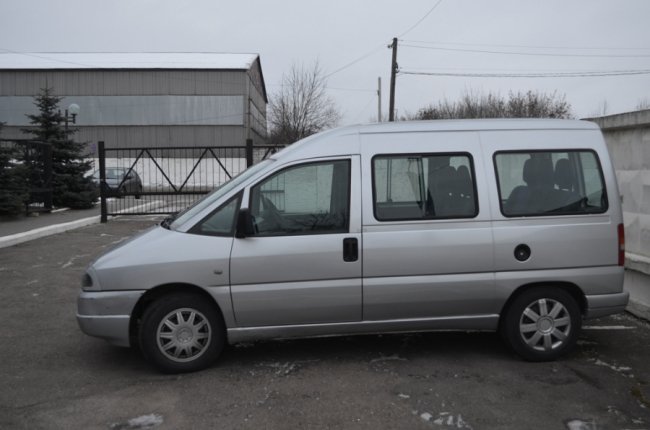 Волинським пожежникам подарували автомобіль