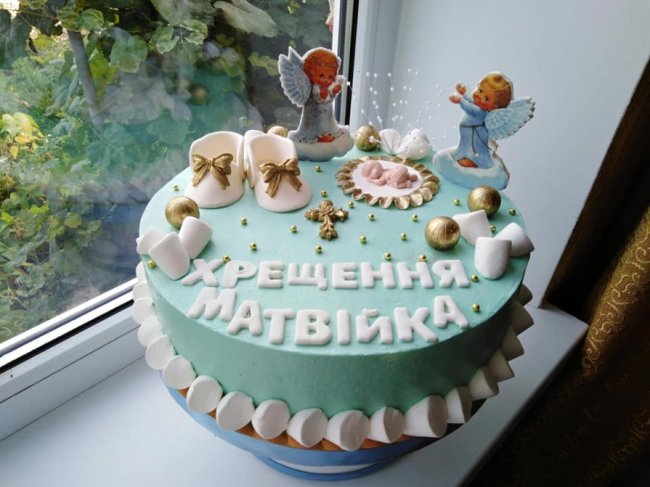 Каструля з пельменями, мангал і чайник: волинянка створює незвичні торти 