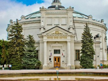 Окупанти планують вивезти цінності з музеїв Севастополя
