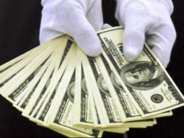 Долар і євро знову дорожчають: курс валют у Луцьку на 26 лютого