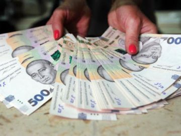 На Волині працівниця банку привласнювала гроші клієнтів