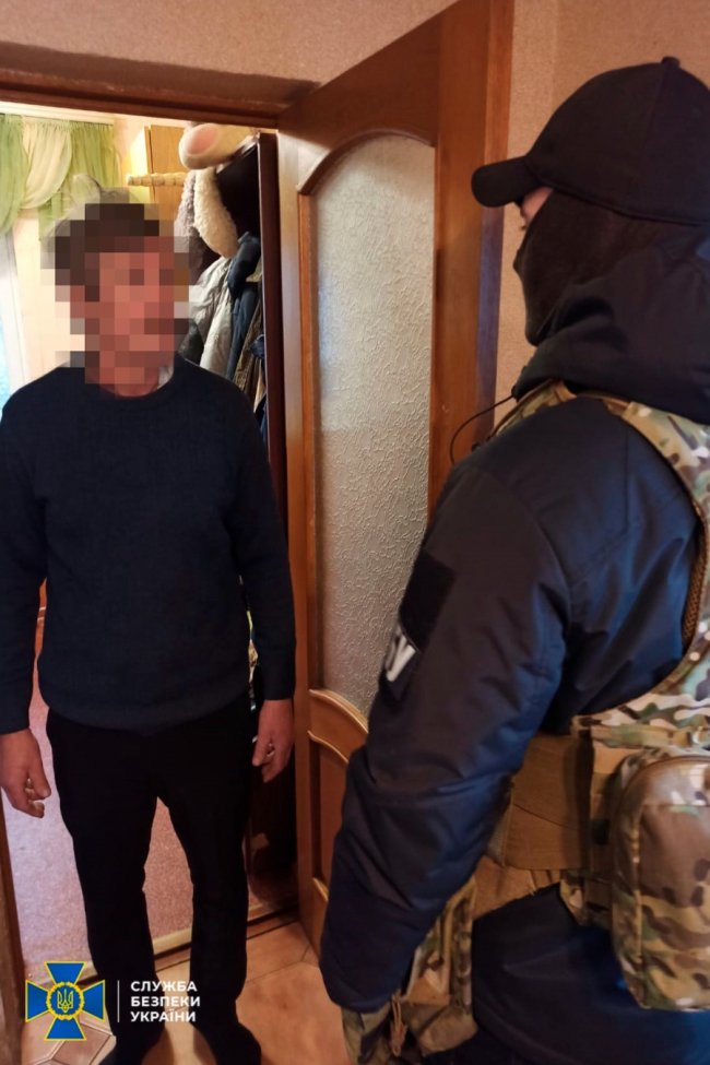 Надав окупантам маршрути доріг для наступу через Гостомель та Мощун: СБУ затримала старосту селища на Київщині