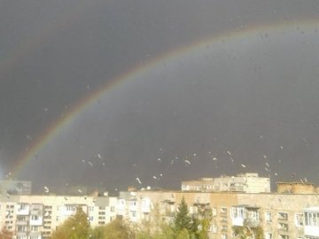 Райдуга під час бурі викликала в Луцьку захоплення. ФОТО