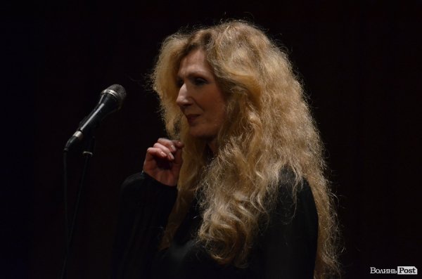 У Луцьку - творчий тандем: Оксана Забужко та «Сестри Тельнюк». ФОТО. ВІДЕО