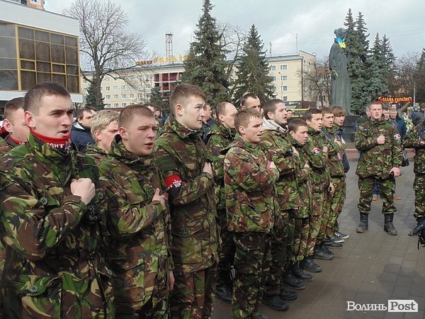 Антивоєнне віче у Луцьку. ФОТО