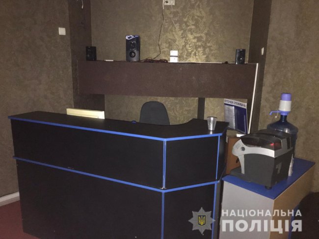У Луцьку діяло підпільне казино лише для «своїх клієнтів». ФОТО