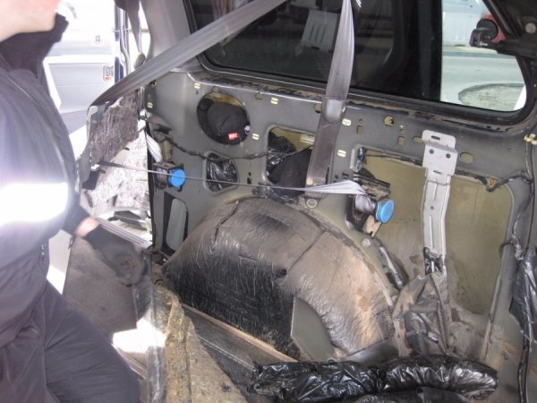 Львівські прикордонники затримали  партію бурштину на  Волині. ФОТО. ВІДЕО