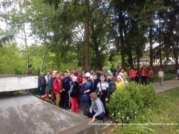 Луцькі школярі завітали в гості до прикордонників. ФОТО