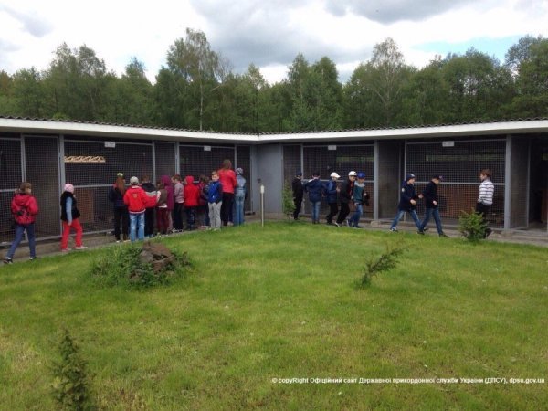 Луцькі школярі завітали в гості до прикордонників. ФОТО